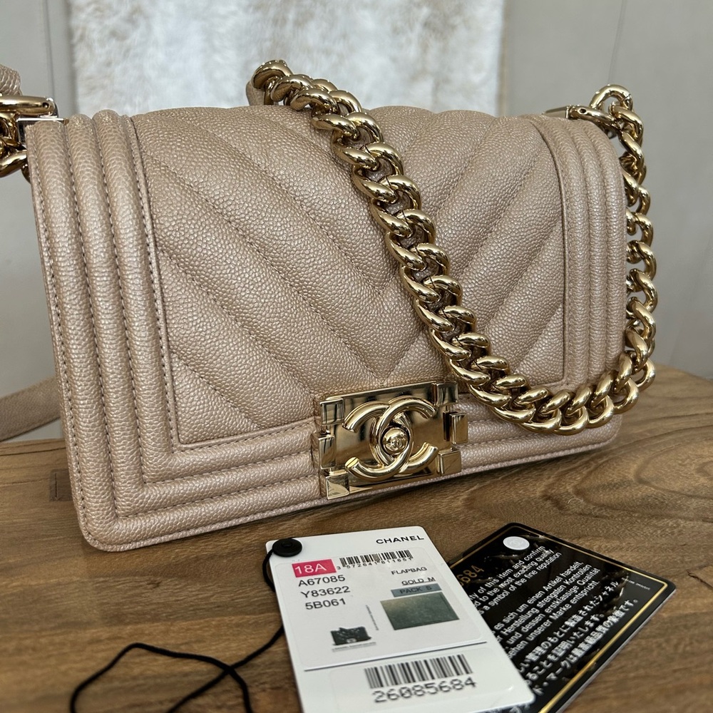 CHANEL LIGHT BEIGE BOY BAG